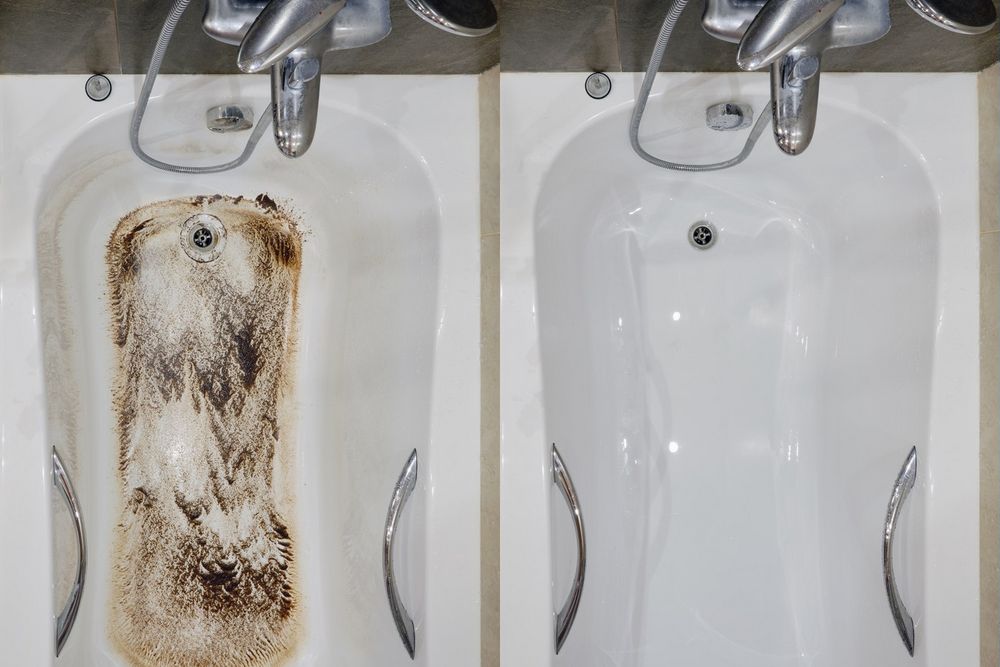 Badewanne vor und nach der Reinigung